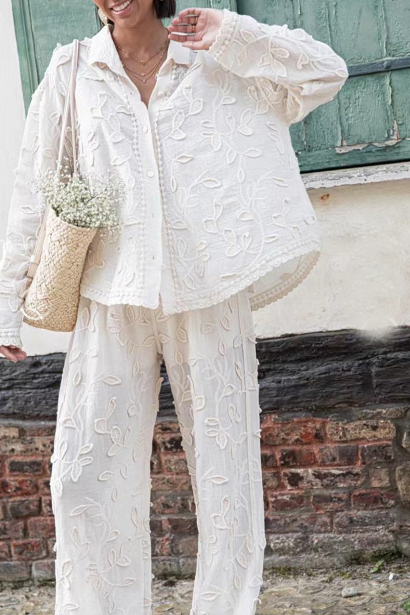 Effortlessly Elegant Garment with a Timeless Design