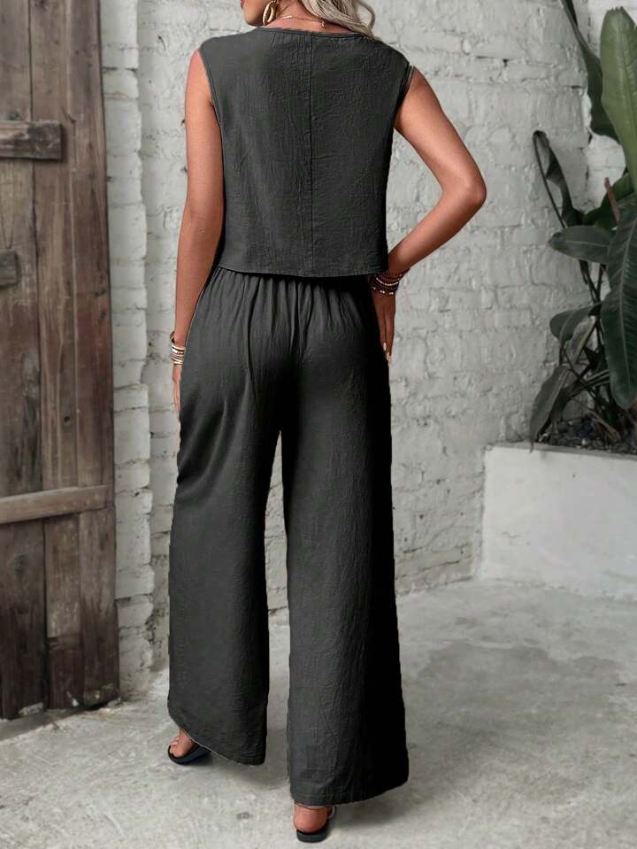 Sophisticated Garment with a Clean Classic Look