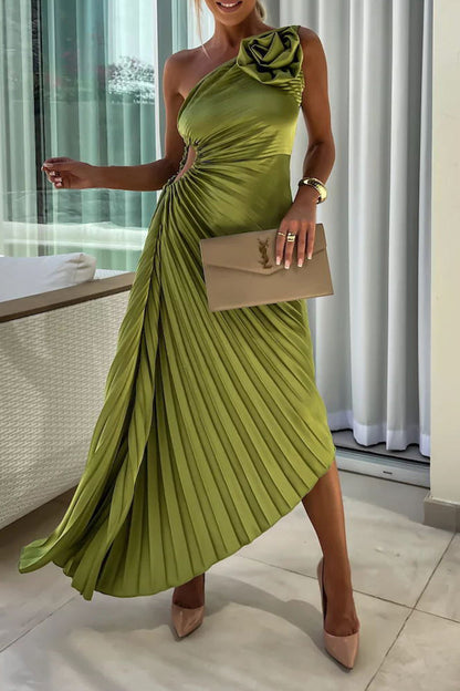 Polished Dress with an Effortless Classic Look