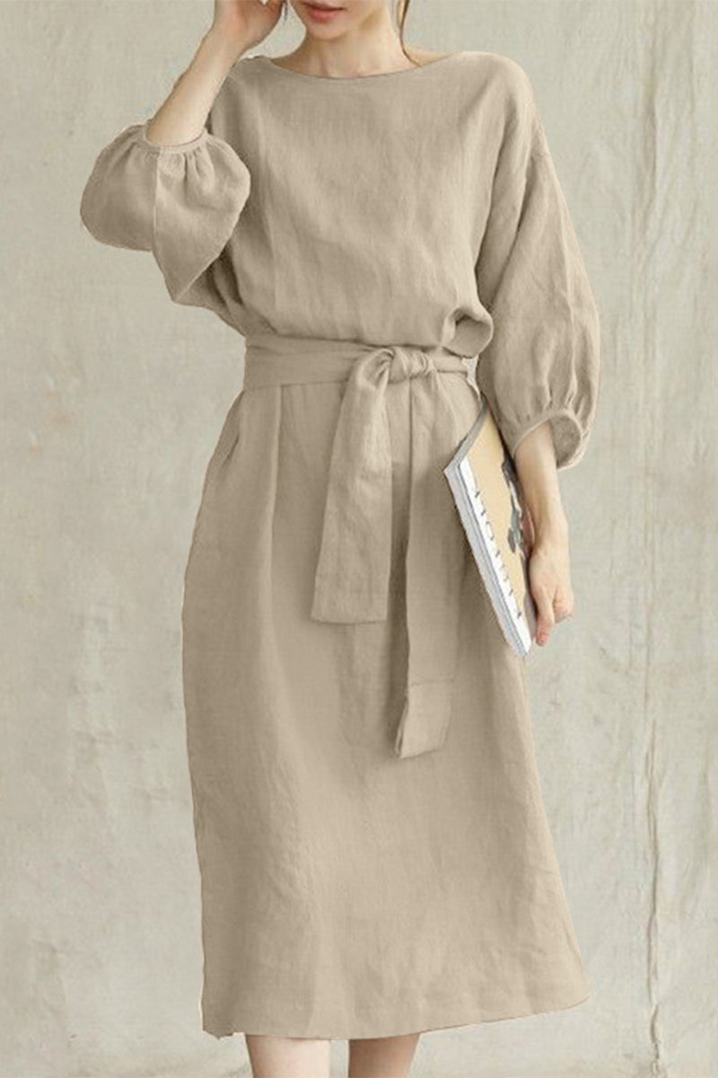 Gracefully Styled Dress for Any Occasion