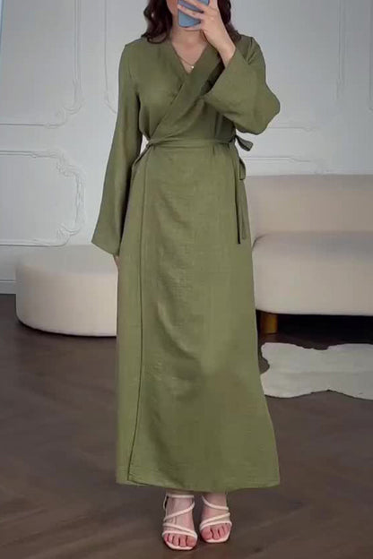 Effortlessly Elegant Dress with a Timeless Design