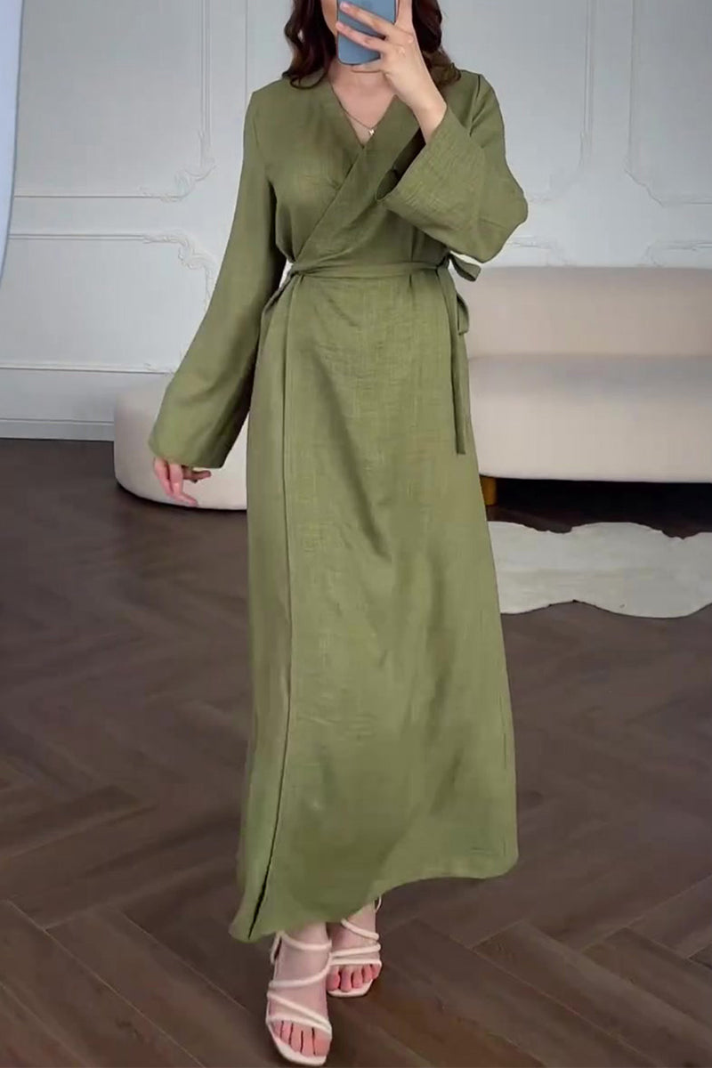 Effortlessly Elegant Dress with a Timeless Design