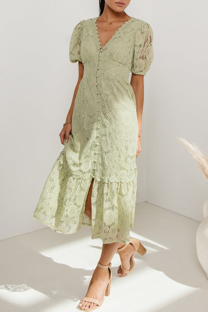 Well Tailored Dress with a Graceful Silhouette