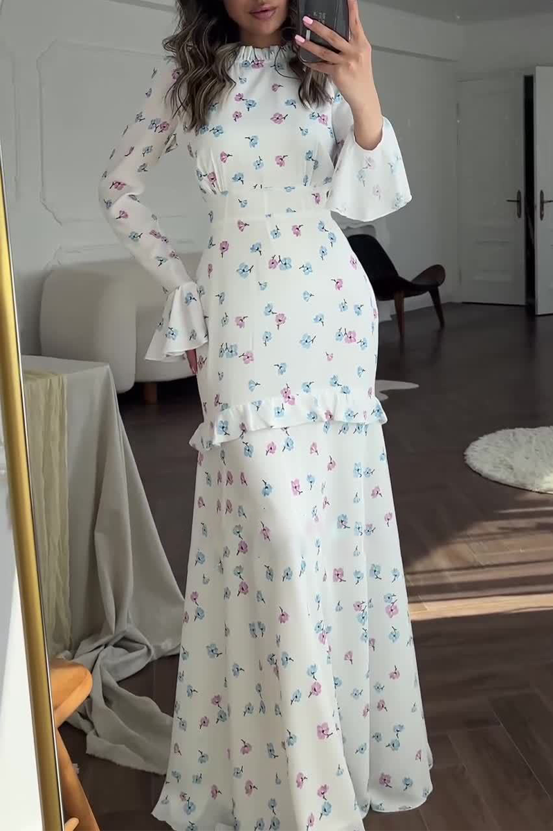 Classic Vintage Dress with a Flattering Fit