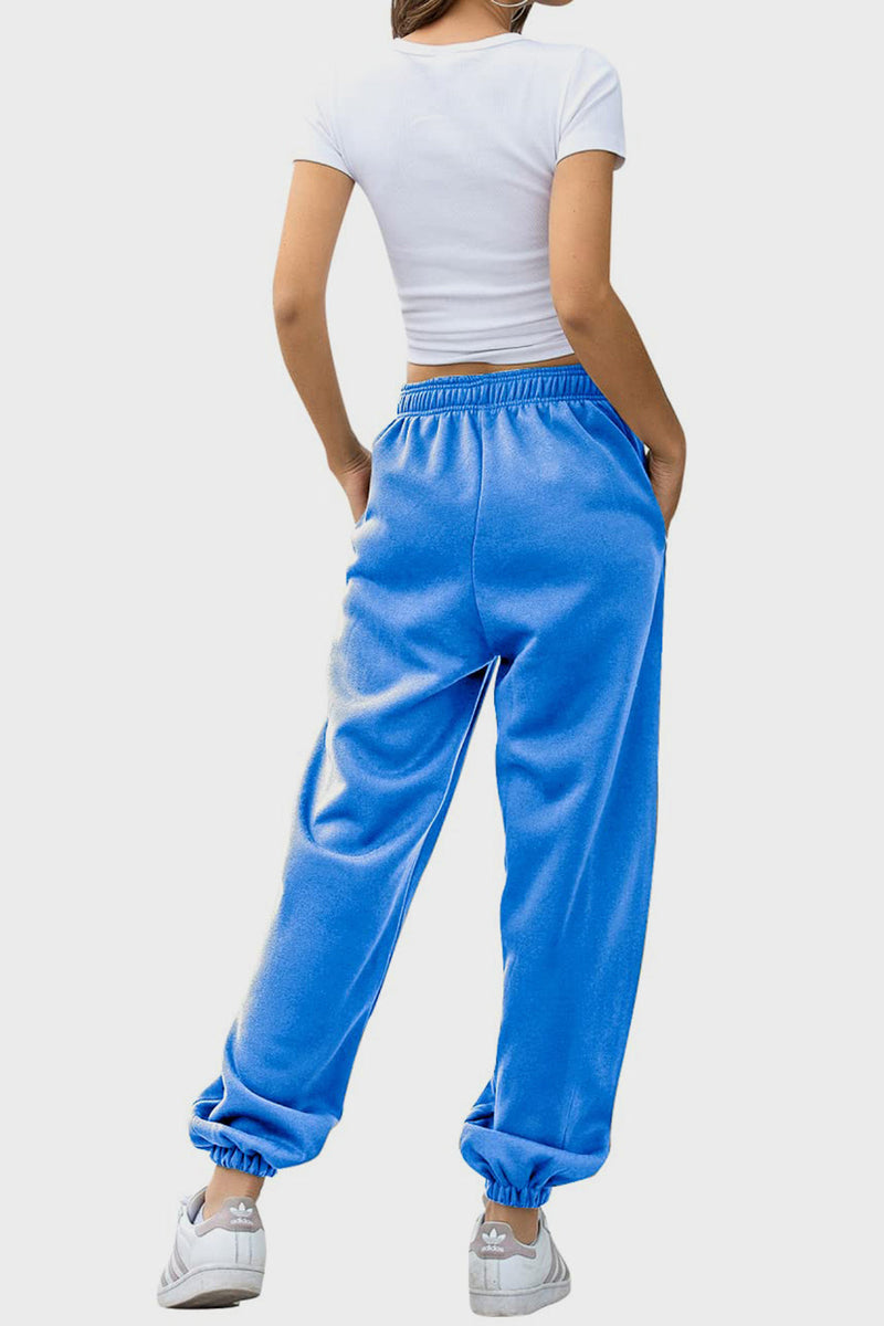 Effortlessly Elegant Pants with a Timeless Design
