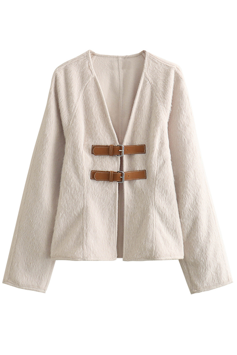 Well Tailored Garment with a Graceful Silhouette