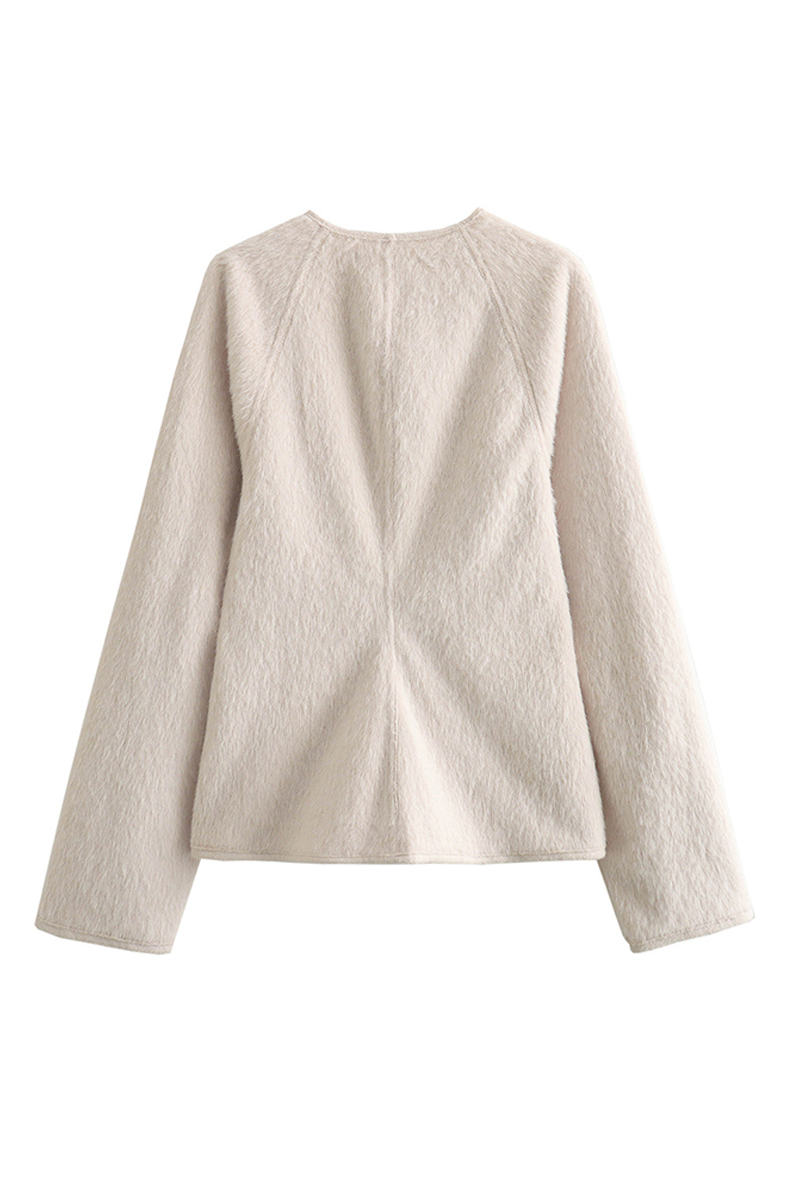 Well Tailored Garment with a Graceful Silhouette