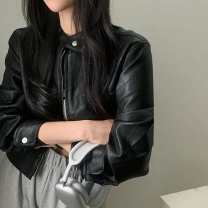 Well Tailored Coat with a Graceful Silhouette