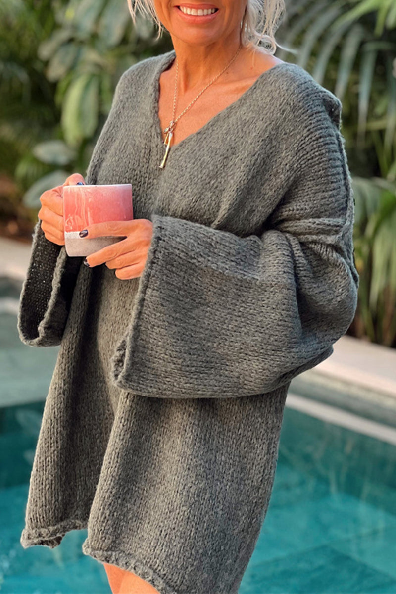 Classic Vintage Sweater with a Flattering Fit