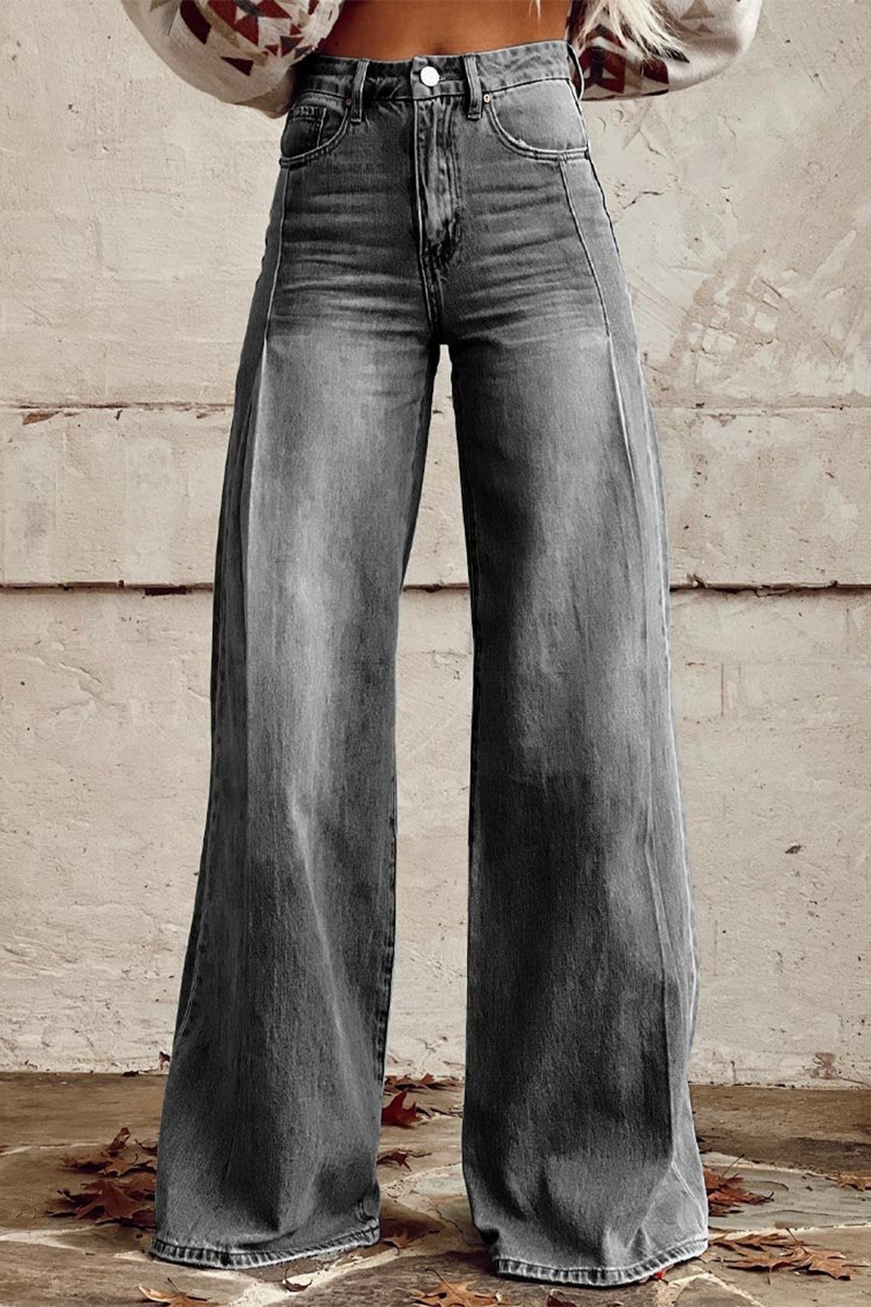 Well Tailored Pants with a Graceful Silhouette