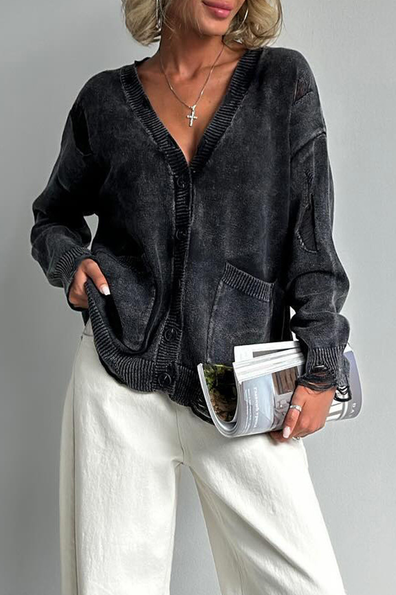 Effortlessly Elegant Garment with a Timeless Design
