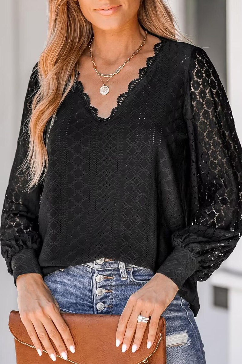 Sophisticated Blouse with a Clean Classic Look