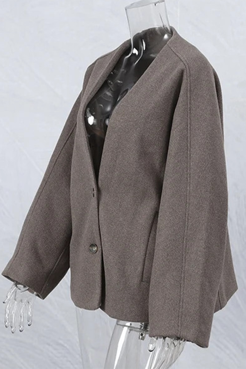 Sophisticated Garment with a Clean Classic Look