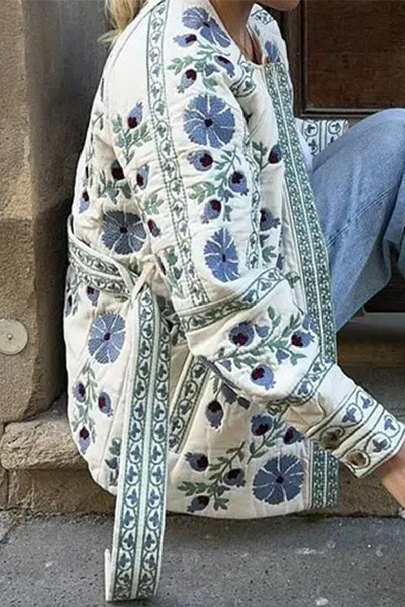 Effortlessly Elegant Garment with a Timeless Design