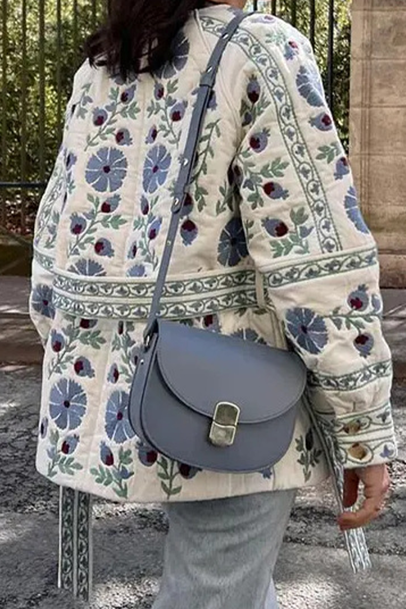 Effortlessly Elegant Garment with a Timeless Design