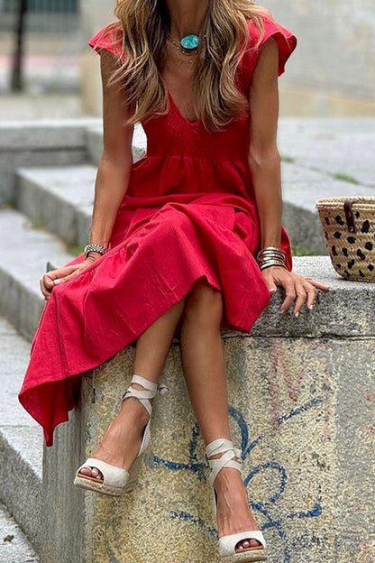 Effortlessly Elegant Dress with a Timeless Design