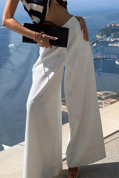 Effortlessly Elegant Pants with a Timeless Design