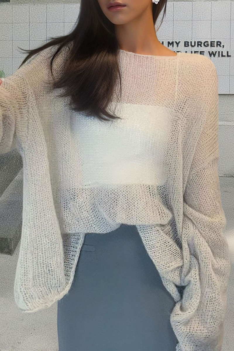 Well Tailored Sweater with a Graceful Silhouette