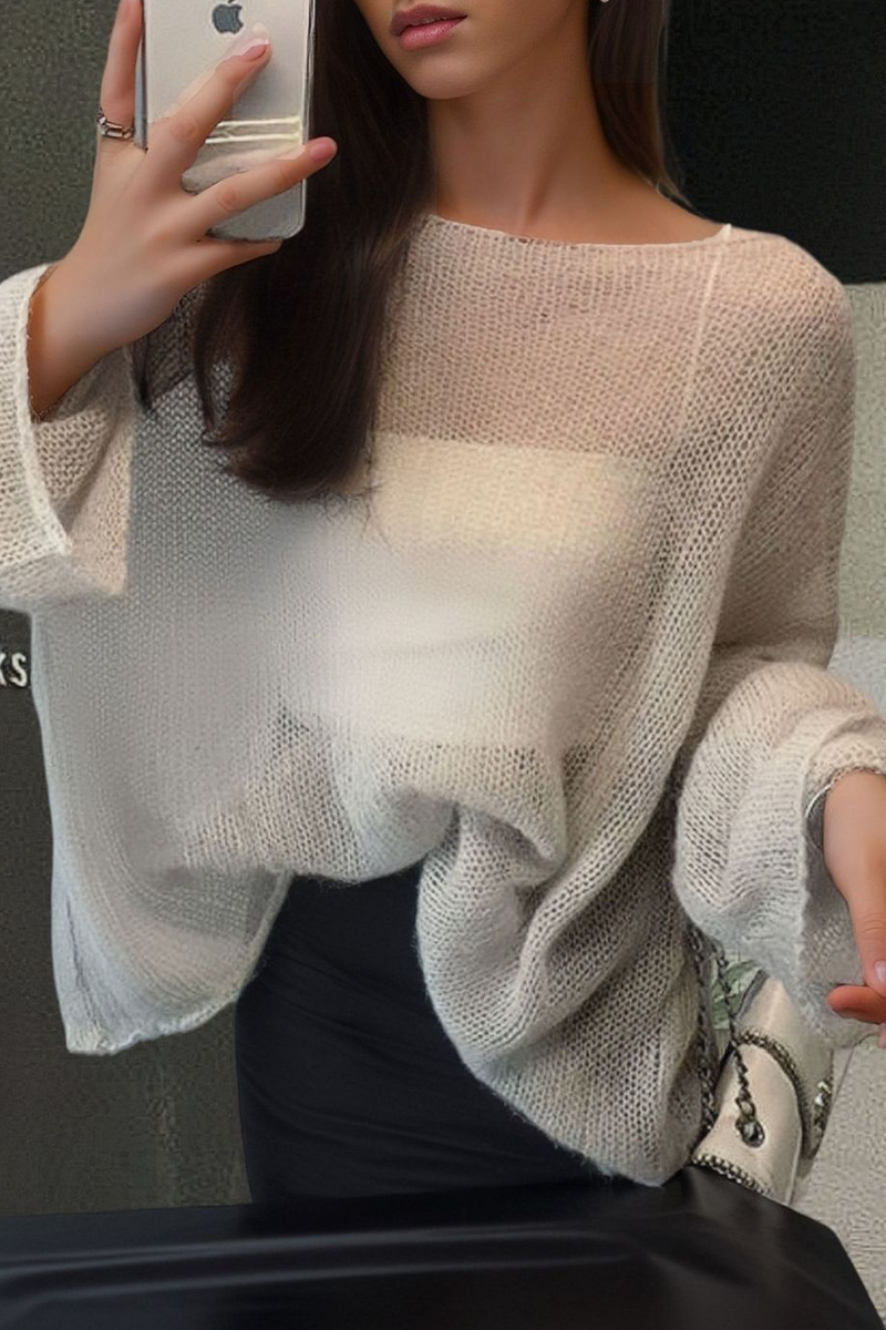 Well Tailored Sweater with a Graceful Silhouette