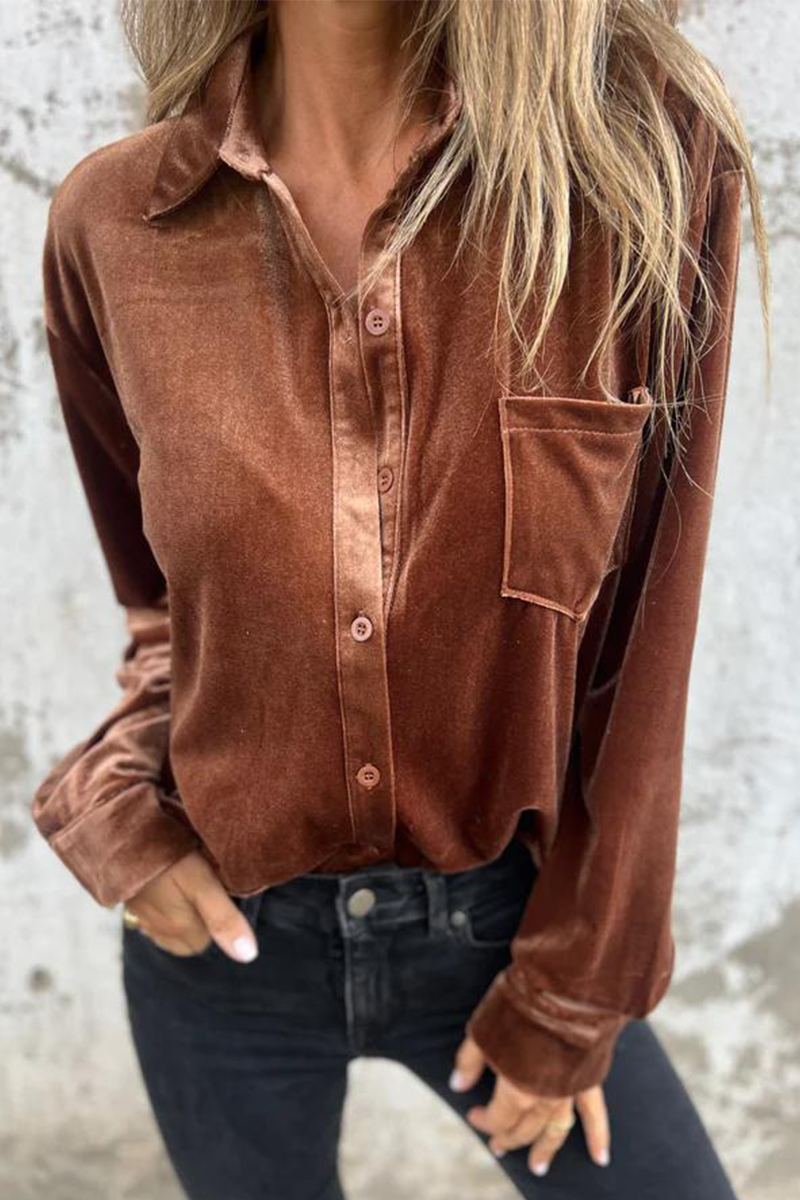 Classic Vintage Blouse with a Flattering Fit