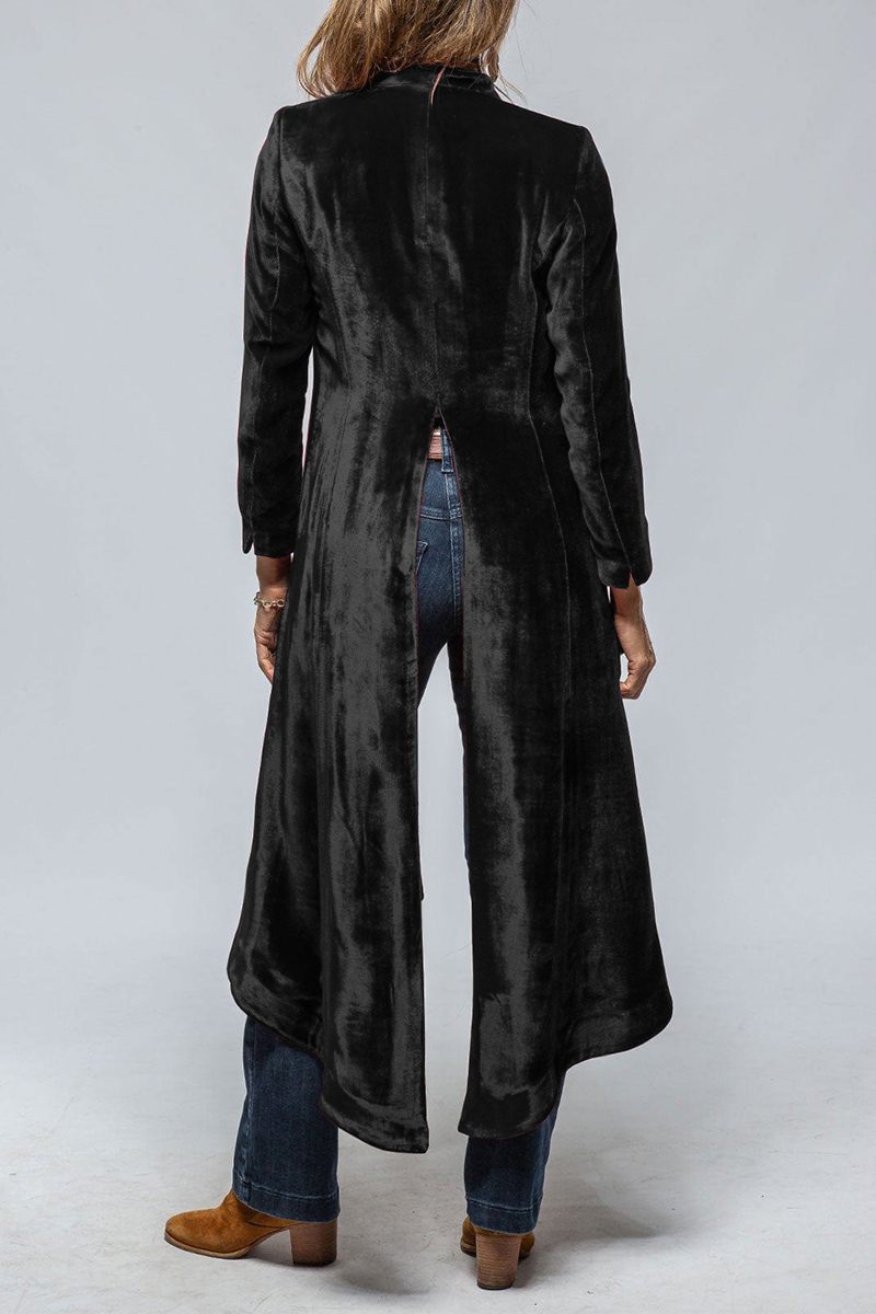 Gracefully Styled Garment for Any Occasion