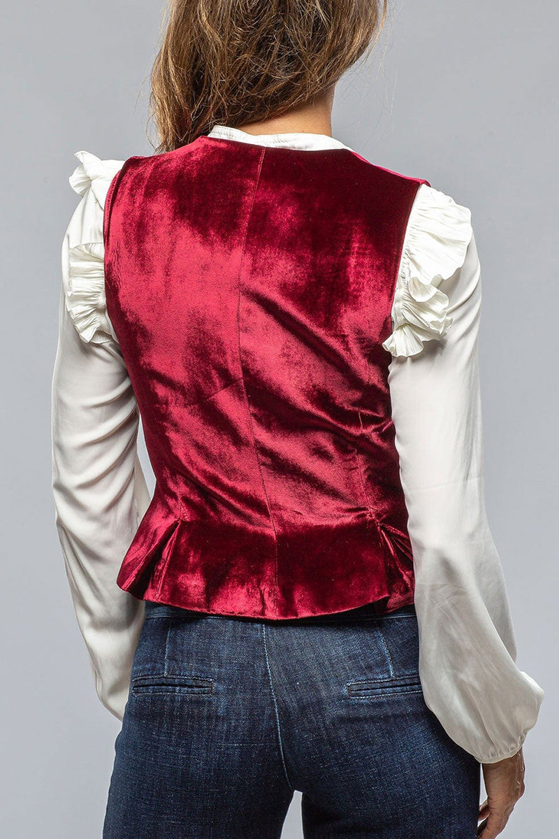 Sophisticated Shirt with a Clean Classic Look