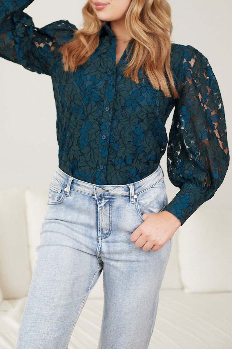 Elegantly Styled Blouse for Everyday Wear