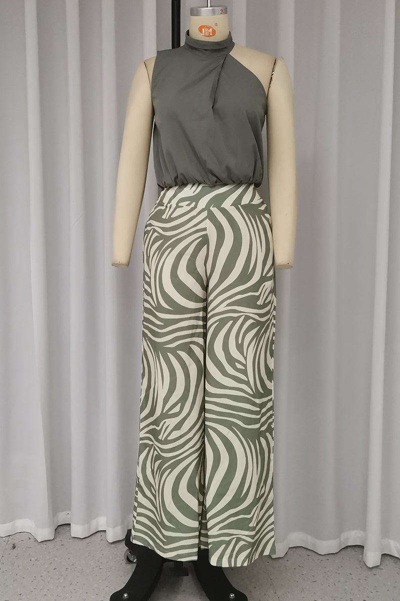 Sophisticated Garment with a Clean Classic Look