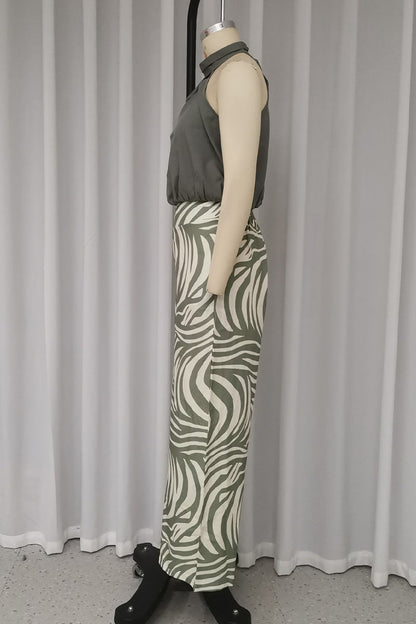 Sophisticated Garment with a Clean Classic Look