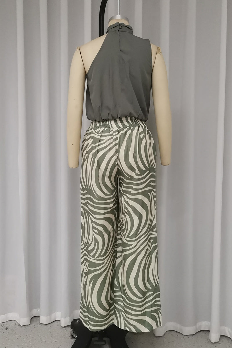 Sophisticated Garment with a Clean Classic Look