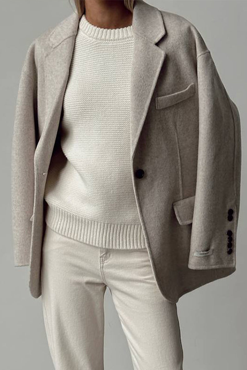 Effortlessly Elegant Sweater with a Timeless Design