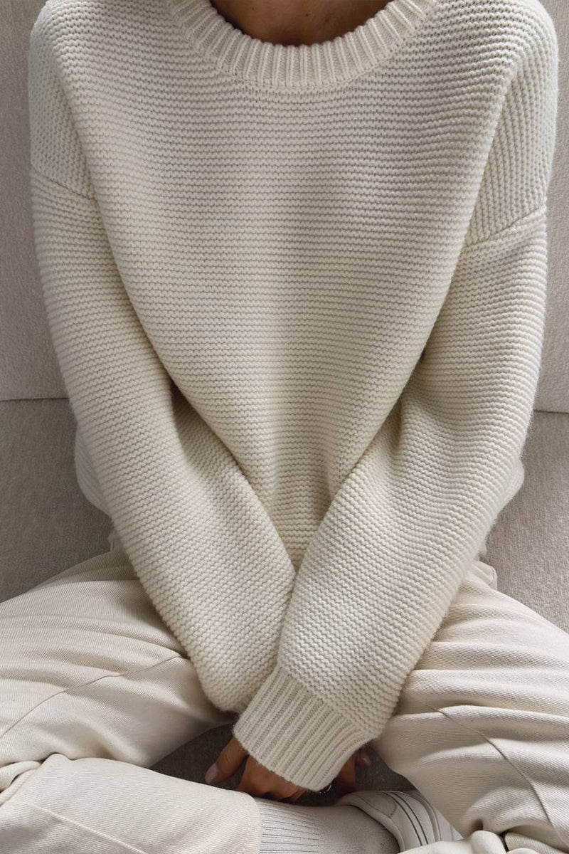 Effortlessly Elegant Sweater with a Timeless Design