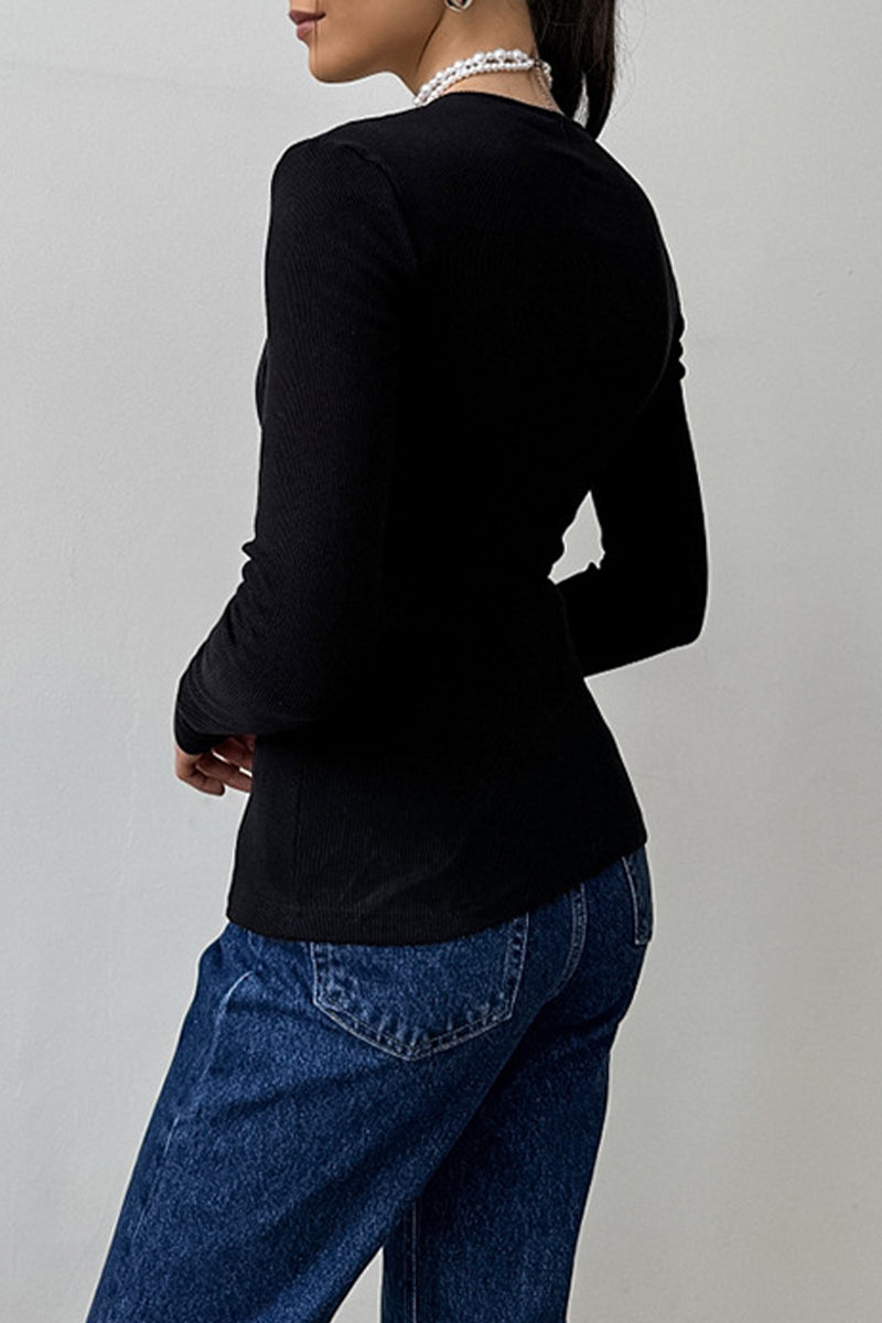 Effortlessly Elegant Top with a Timeless Design