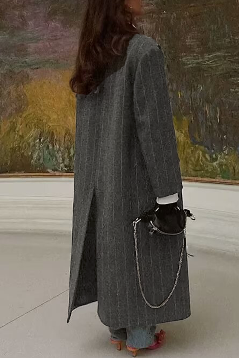 Sophisticated Garment with a Clean Classic Look