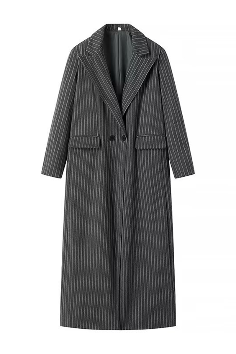 Sophisticated Garment with a Clean Classic Look
