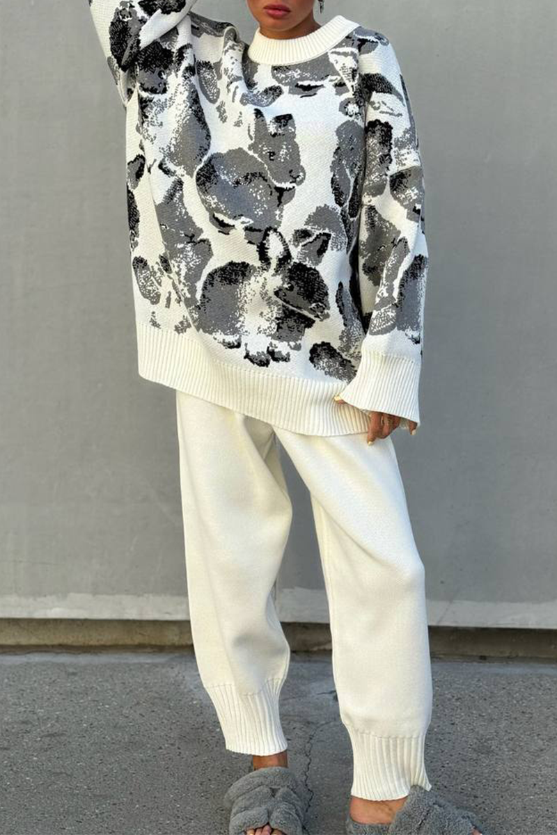 Effortlessly Elegant Garment with a Timeless Design