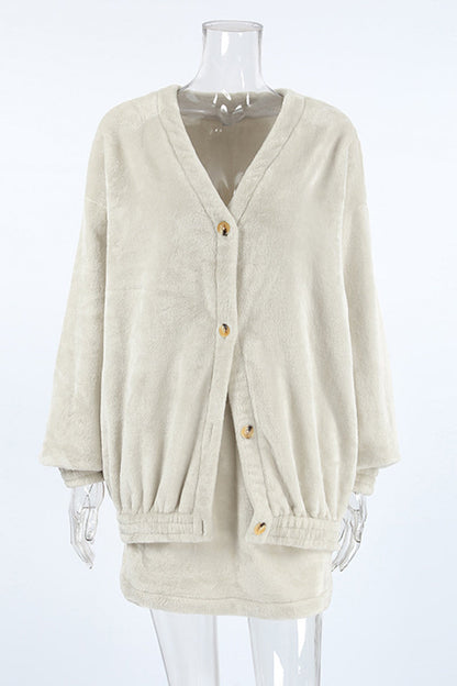 Effortlessly Elegant Garment with a Timeless Design