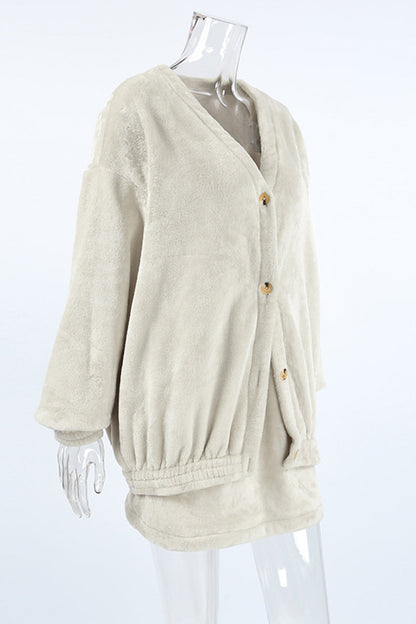 Effortlessly Elegant Garment with a Timeless Design