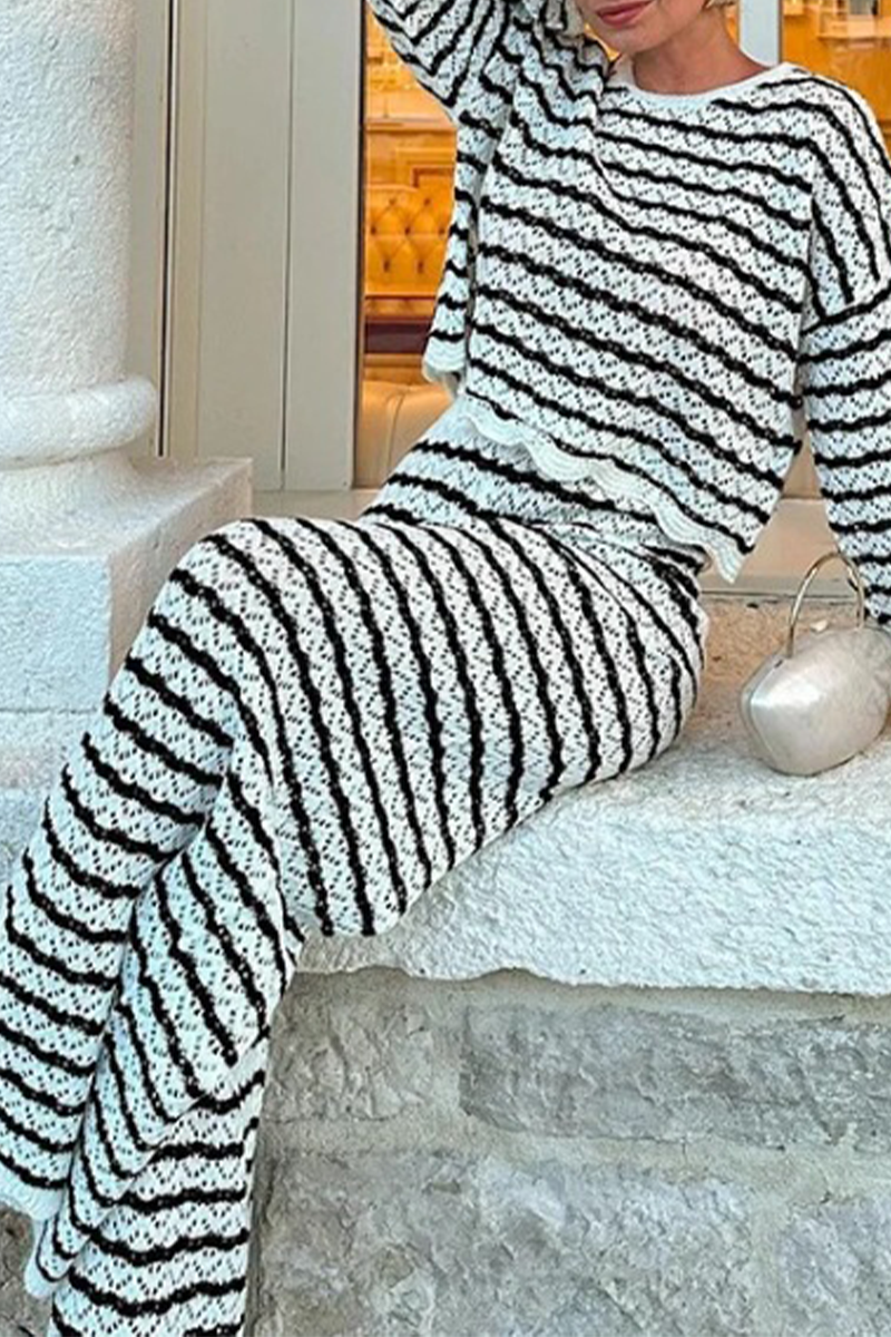 Effortlessly Elegant Garment with a Timeless Design