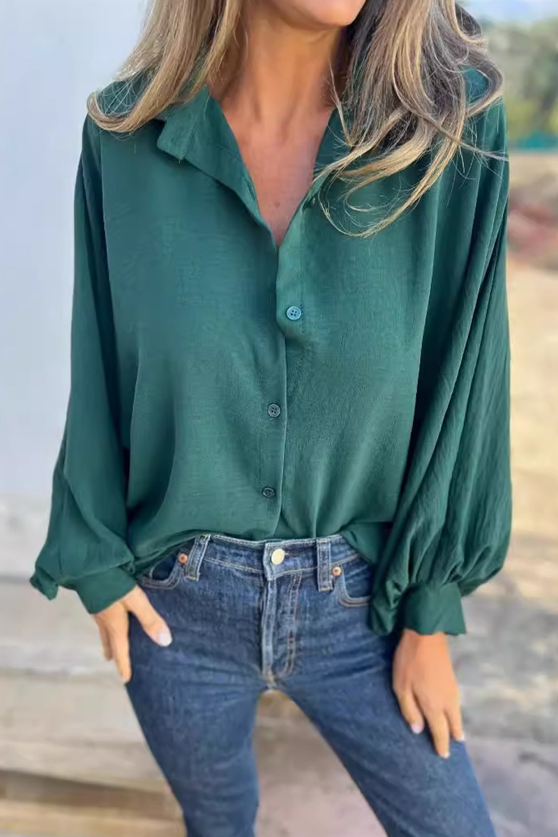 Classic Vintage Blouse with a Flattering Fit