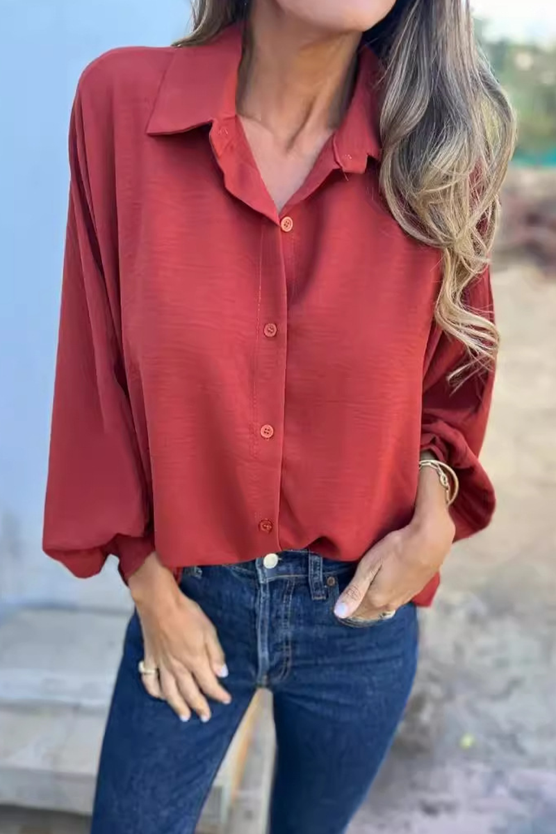 Classic Vintage Blouse with a Flattering Fit