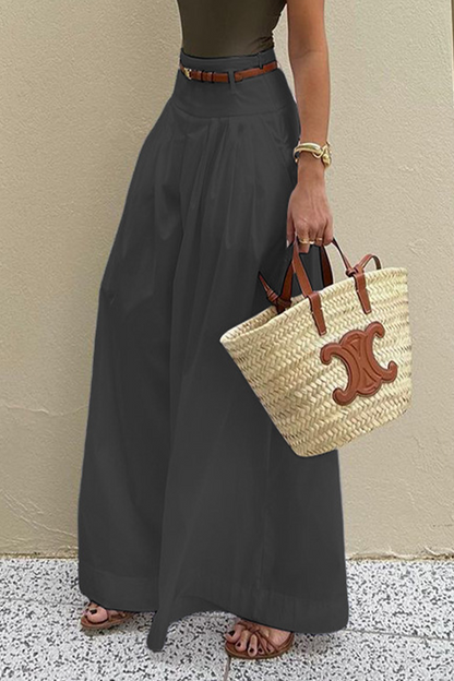 Classic Vintage Trousers with a Flattering Fit