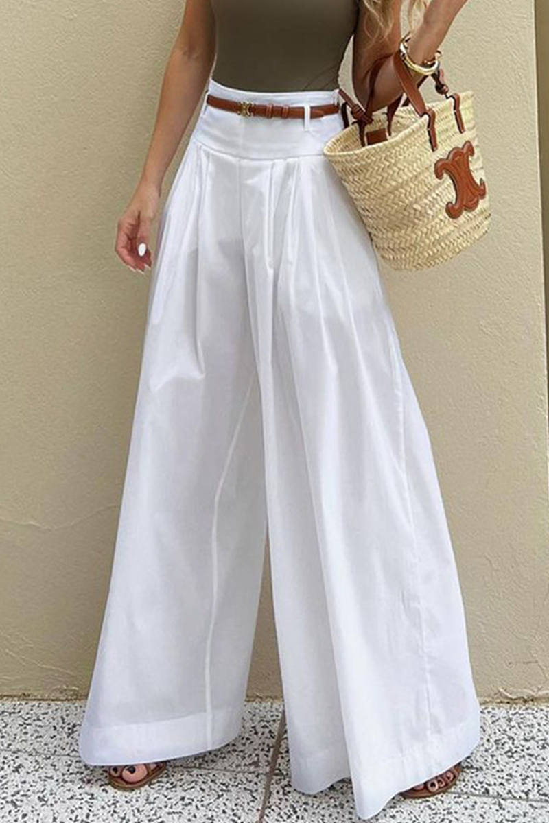 Classic Vintage Trousers with a Flattering Fit