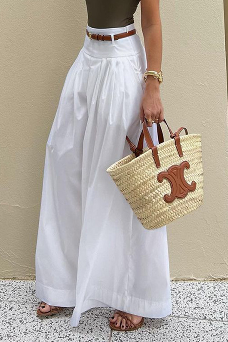 Classic Vintage Trousers with a Flattering Fit