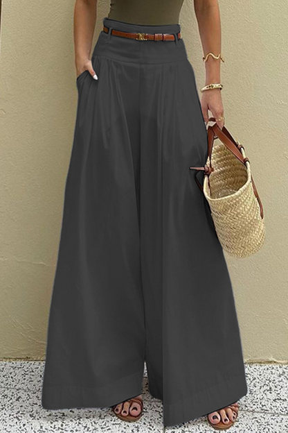 Classic Vintage Trousers with a Flattering Fit
