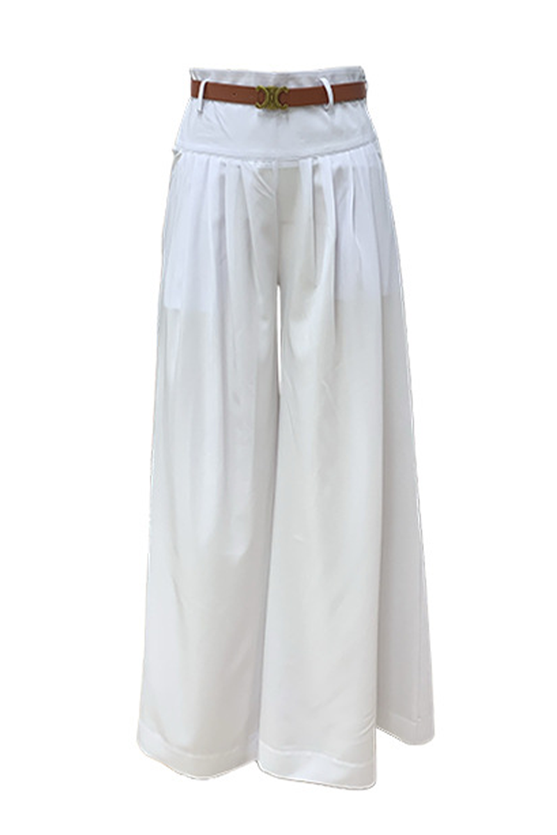 Classic Vintage Trousers with a Flattering Fit