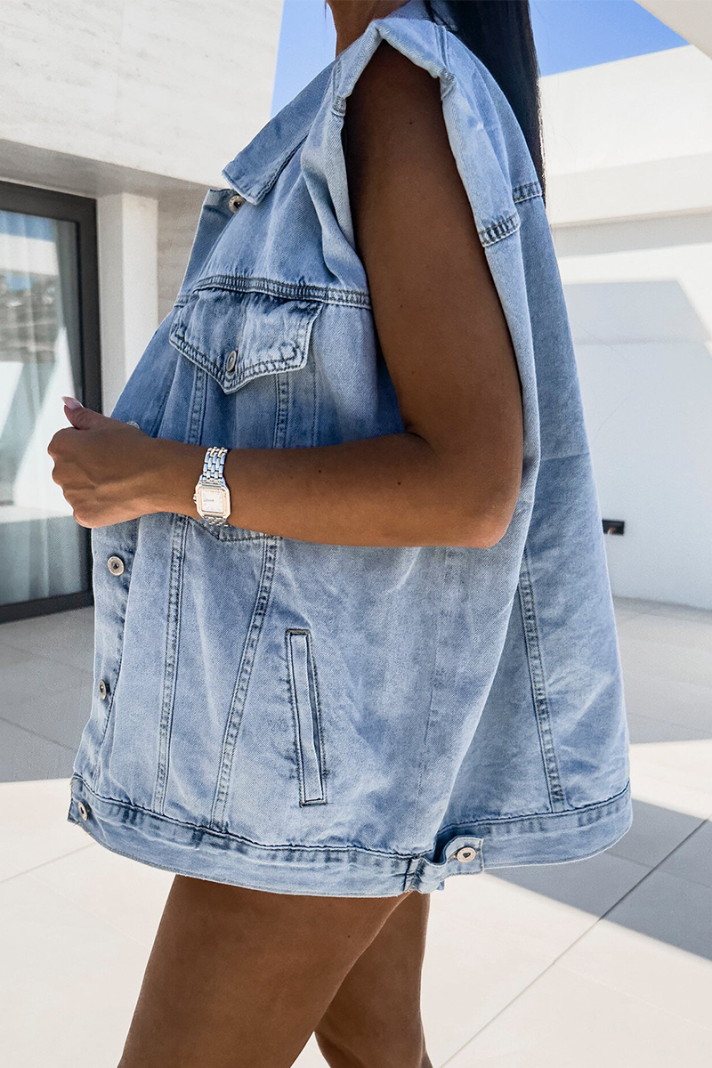 Elegantly Styled Jacket for Everyday Wear