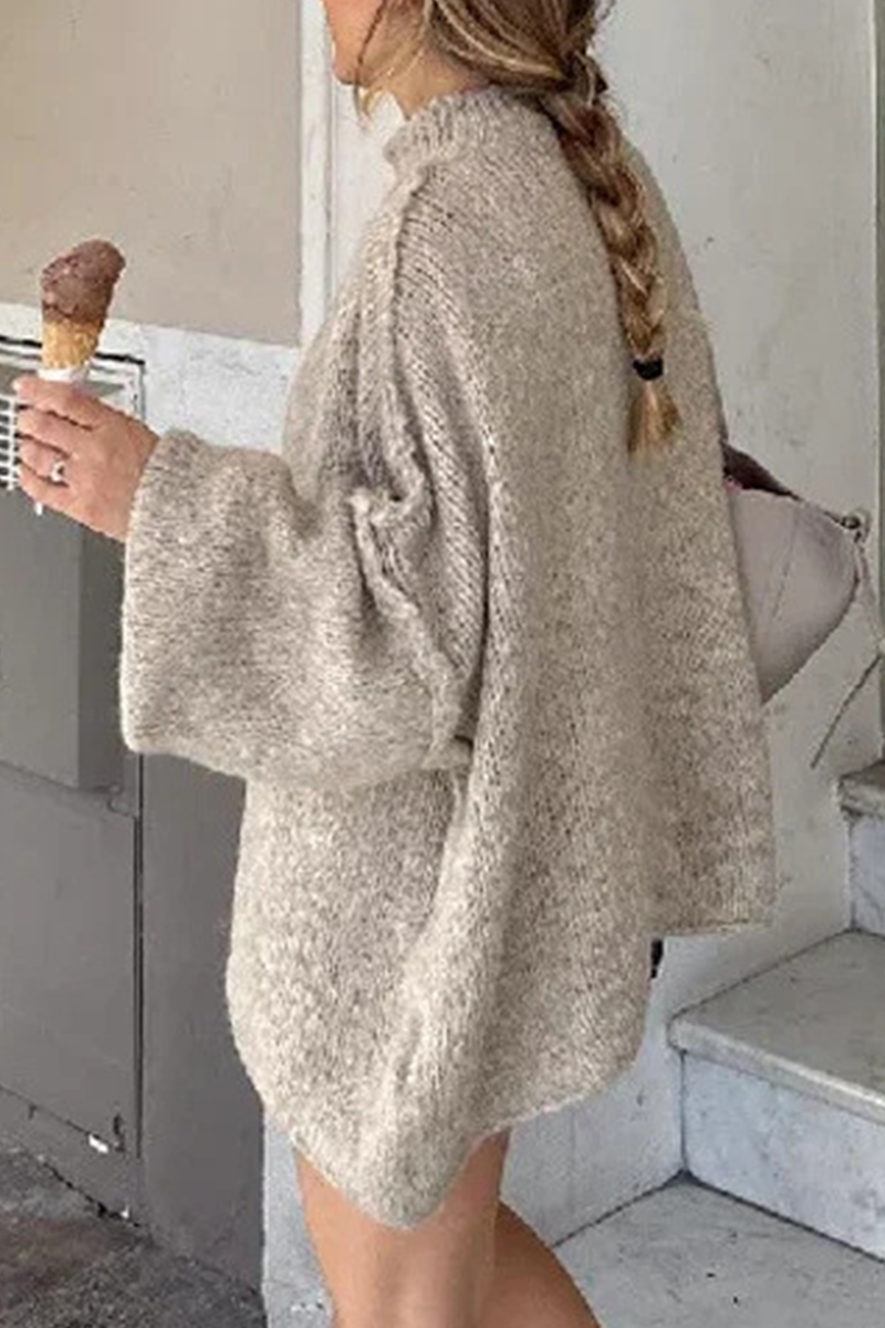 Well Tailored Sweater with a Graceful Silhouette