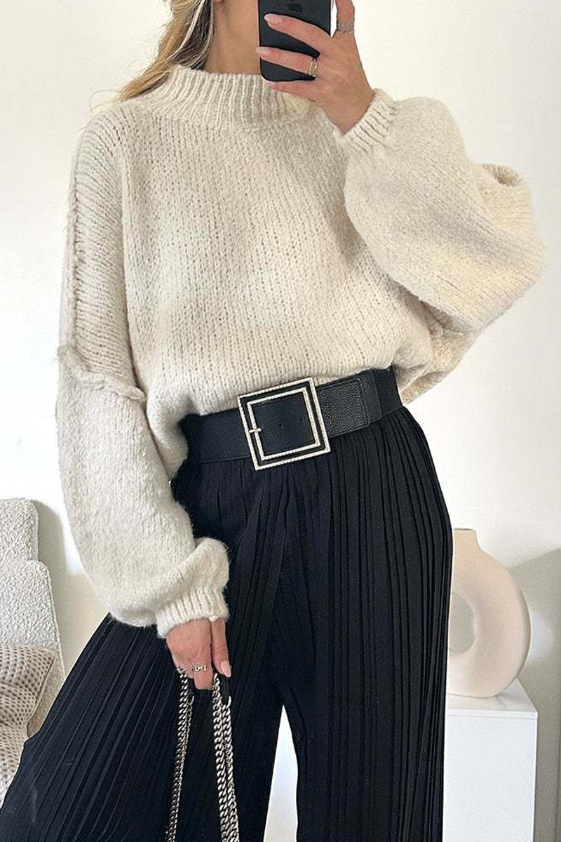 Well Tailored Sweater with a Graceful Silhouette