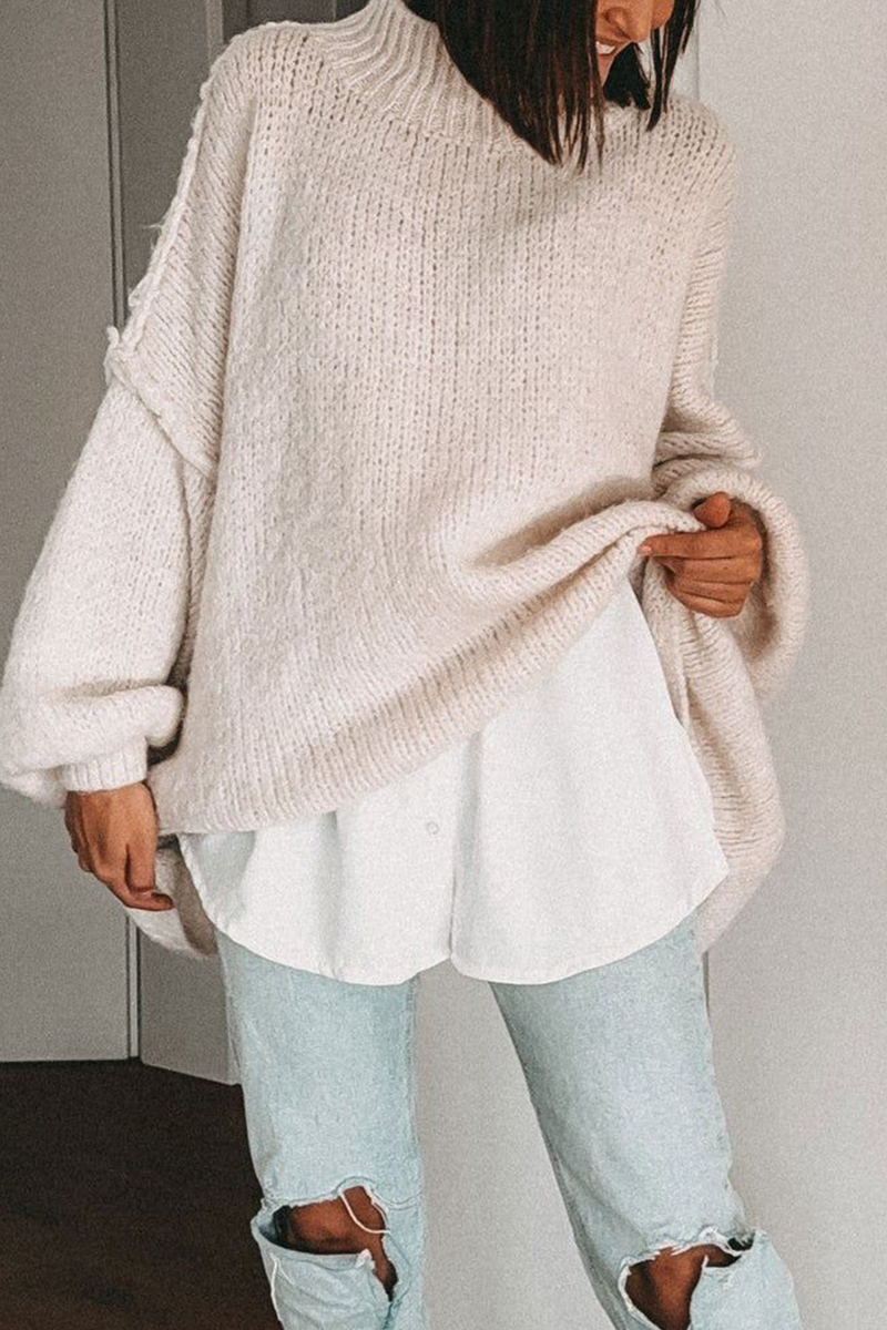 Well Tailored Sweater with a Graceful Silhouette